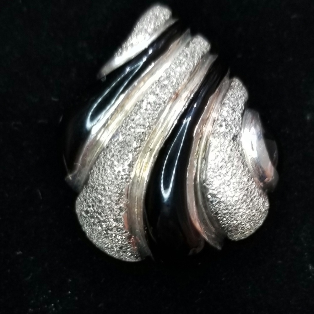 925 Black, Sparkle Shell Like Pendant